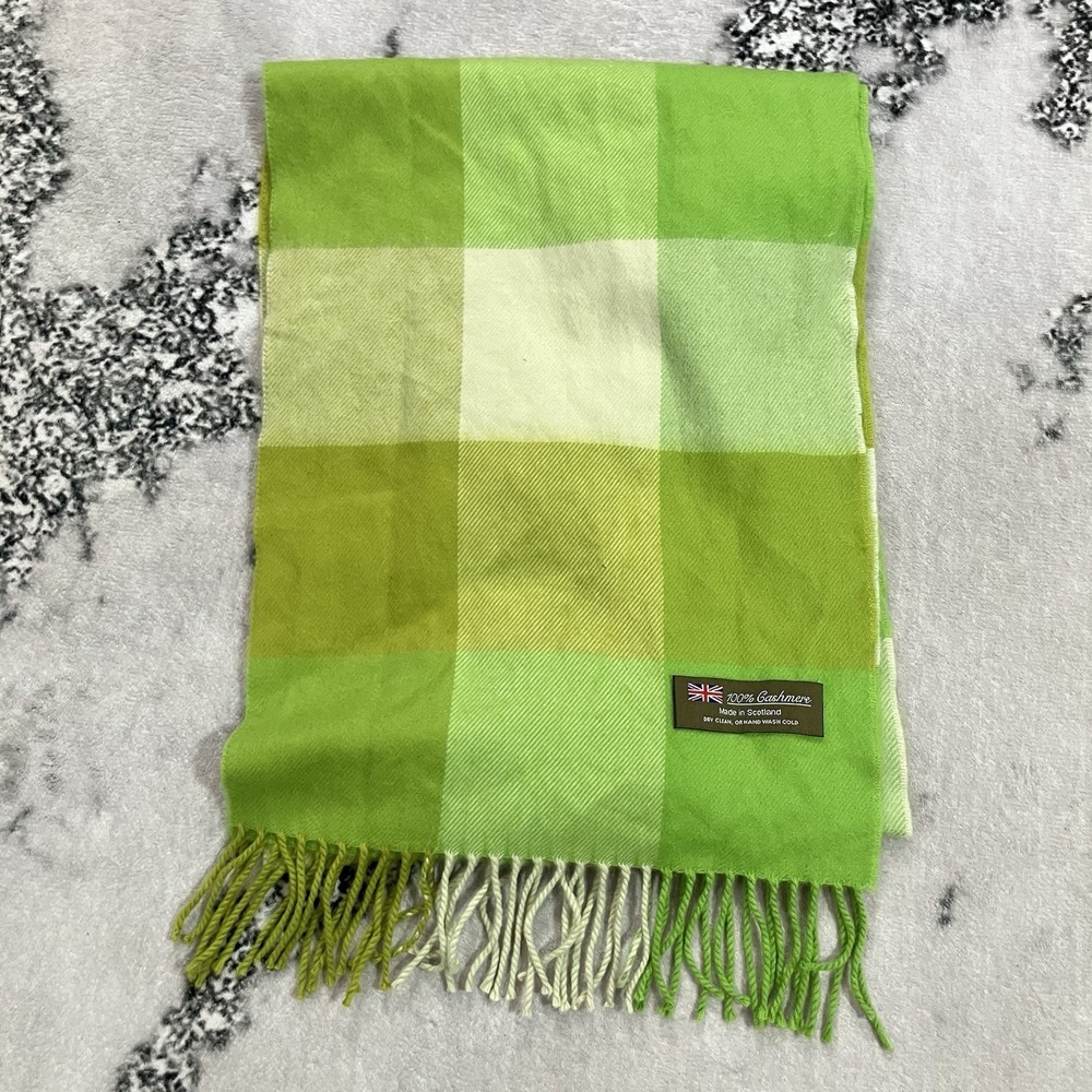 100% Cashmere Scarf Made in Scotland Green Buffalo Plaid Fringe Winter Wrap